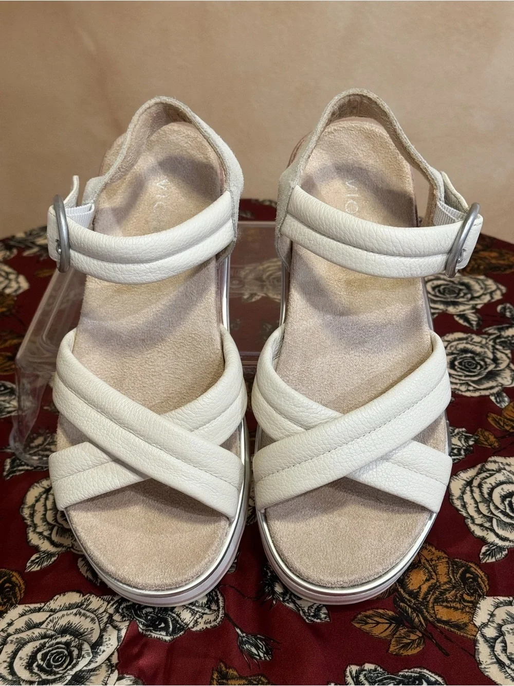 Vionic Women's Reyna Sandals In Cream